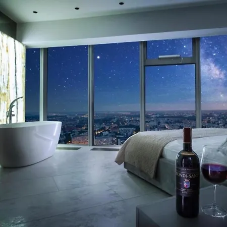 Hanza Tower Sky Sauna & Jacuzzi & Pool Appartamento
