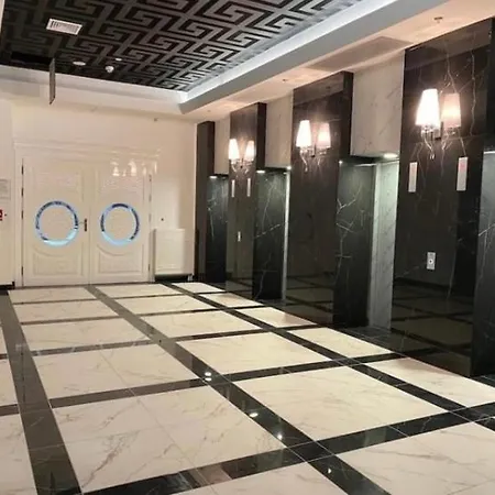 Hanza Tower Sky Sauna & Jacuzzi & Pool Appartamento