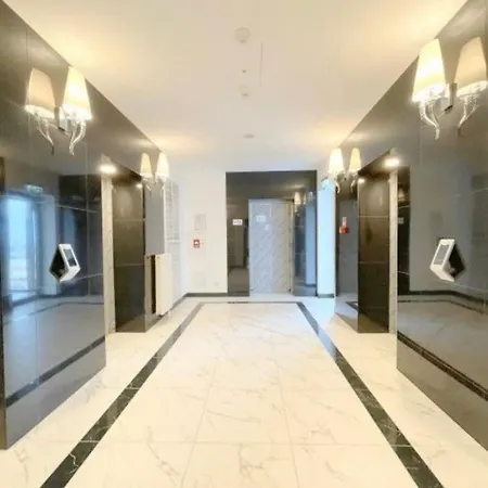 Hanza Tower Sky Sauna & Jacuzzi & Pool Appartamento *